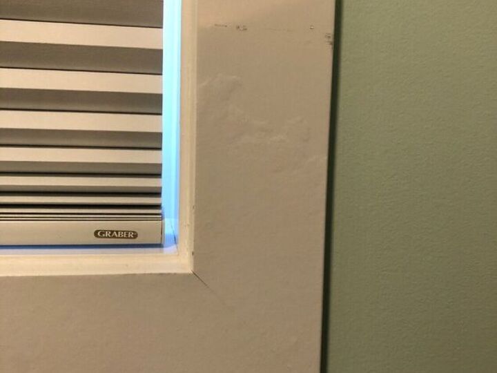 q weird patterns on window trim