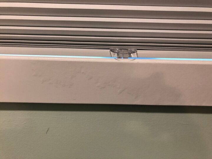 q weird patterns on window trim