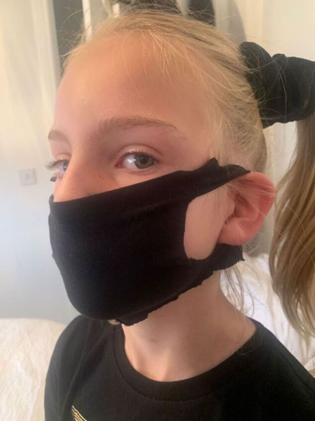 making a face covering for children or a small face using leggings