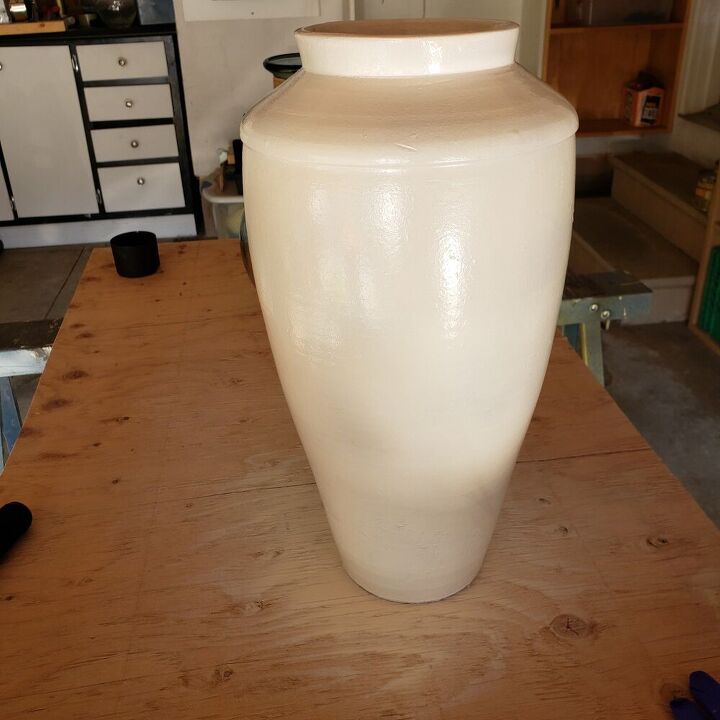 thrifted vase gets a modern look, 2 coats of spray