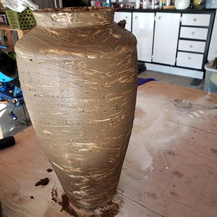 thrifted vase gets a modern look, Rub the dirt on