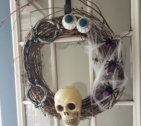 How to Craft a Creepy-Chic Halloween Wreath