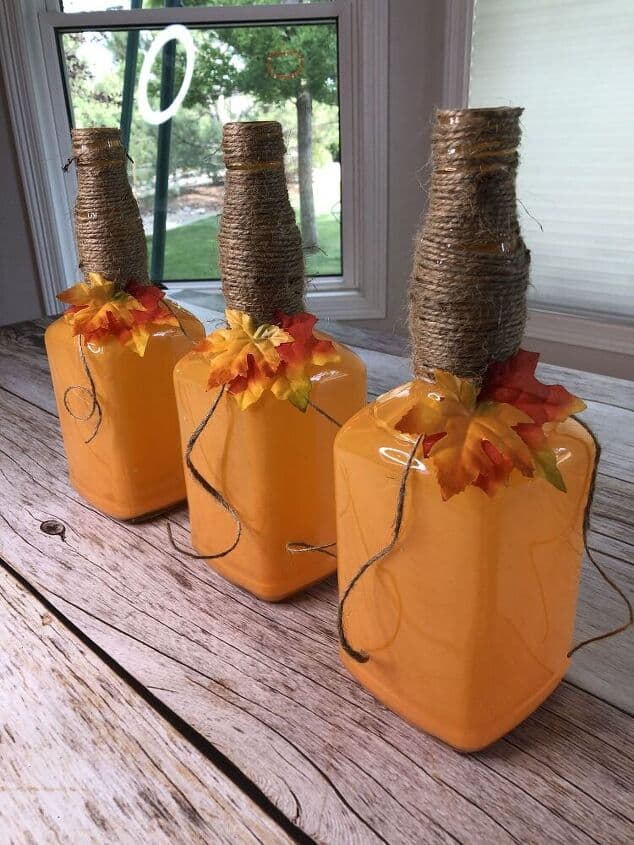 13 idias legais de decorao de outono que voc pode experimentar este ano, Decora o de ab bora DIY usando uma garrafa de vidro