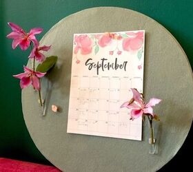 Round Pinboard With Pin-on Bud Vases