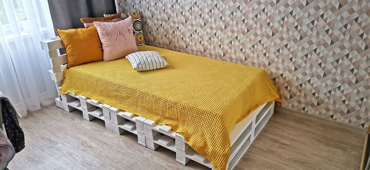 verry simple bed frame from pallets