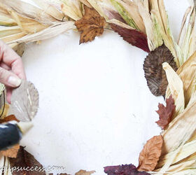 autumn wreath with corn husk leaves
