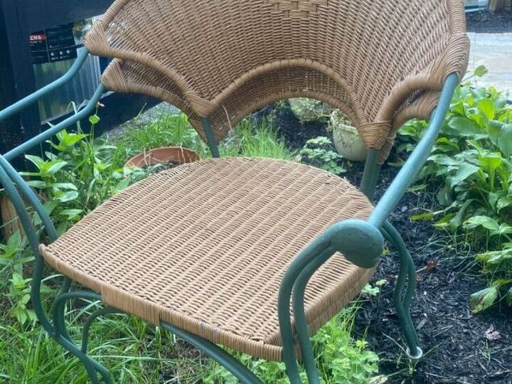 q what color should i paint these outdoor chairs