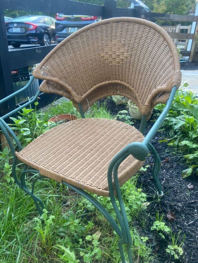 q what color should i paint these outdoor chairs