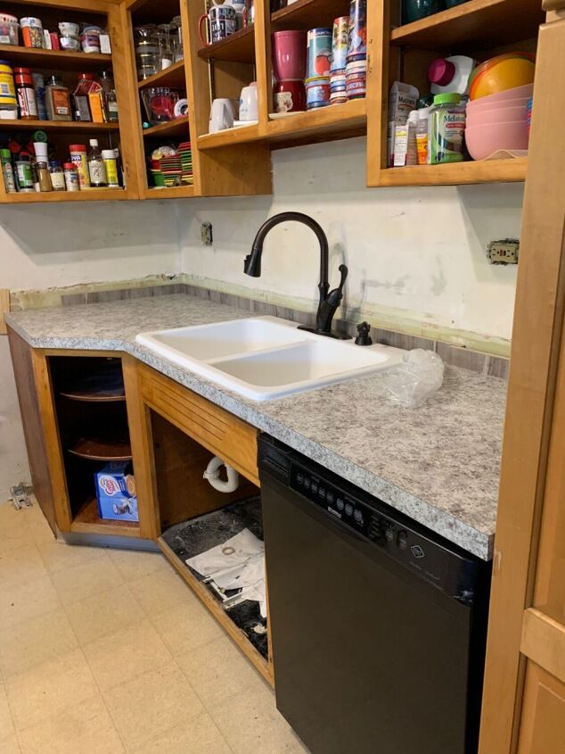 q cabinet paint color