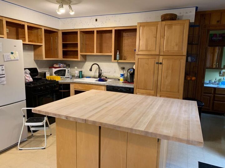 q cabinet paint color
