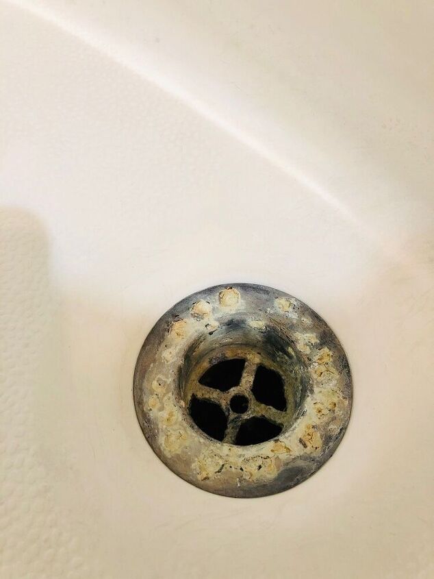 q fix and prevent corrosion on a bath tub drain