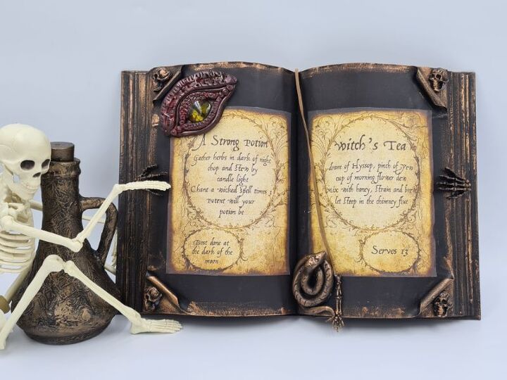 livro de feitios de halloween feito de um livro reciclado