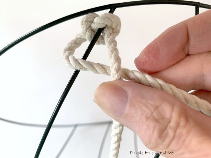 decora una calabaza de alambre con un simple nudo de macram