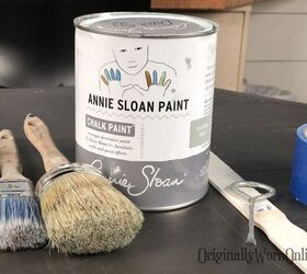 beginners guide on how to use chalk paint distress wax