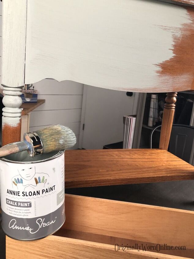 beginners guide on how to use chalk paint distress wax