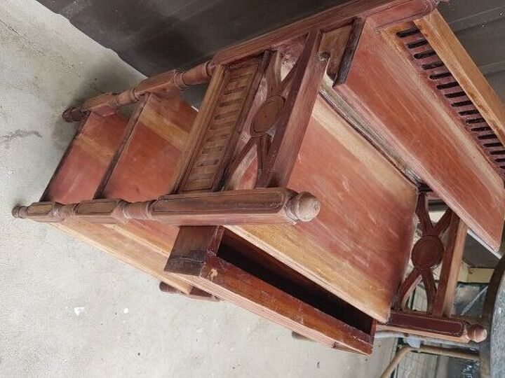 q can anyone tell me about this furniture piece