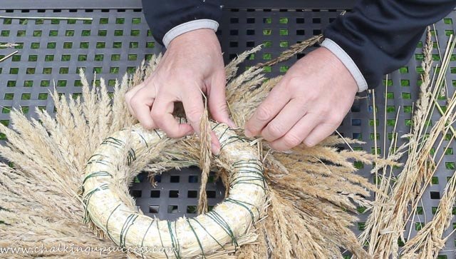 grass wreath for fall so quick and easy to make