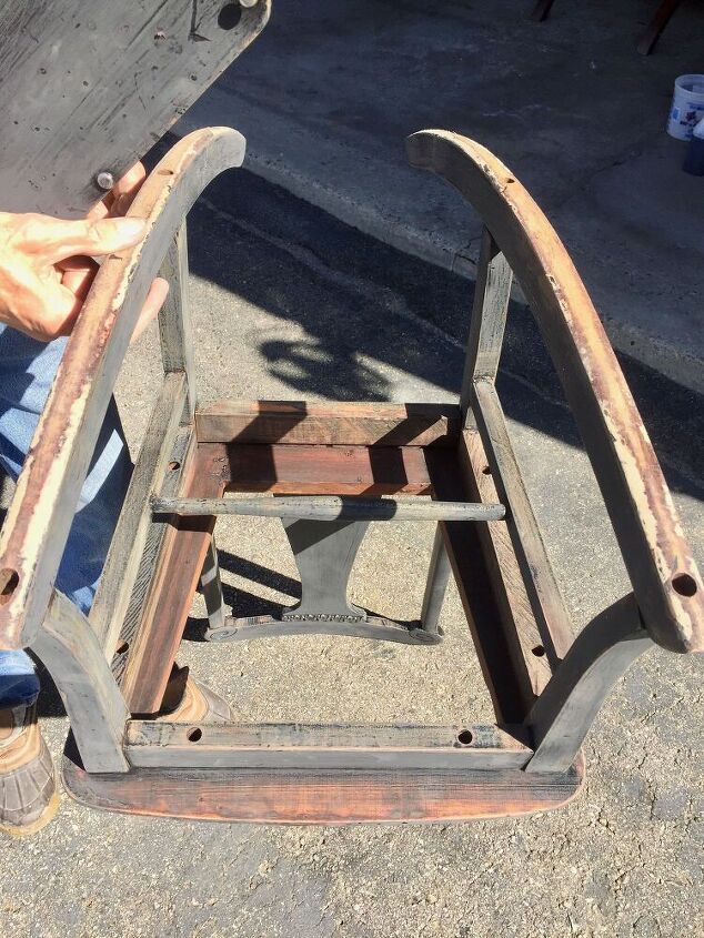 la forma mas facil de arreglar una pata de silla rota
