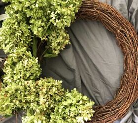 fall grapevine wreath using dried hydrangeas