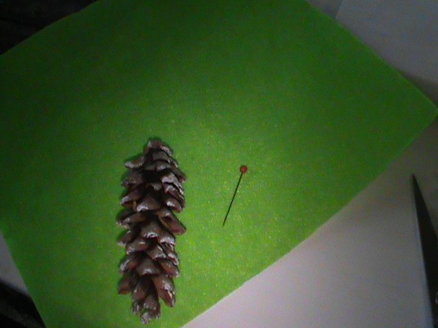 how to make pine cone gnome ornaments