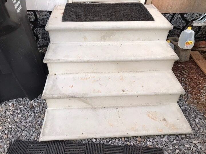 q suggestions for staining concrete steps
