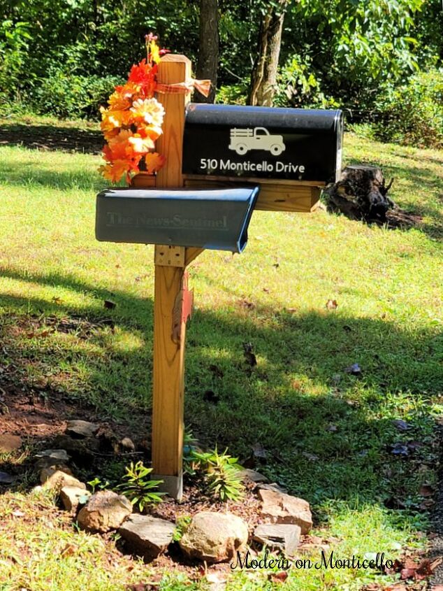 como decorar sua caixa de correio com hastes de flores de outono