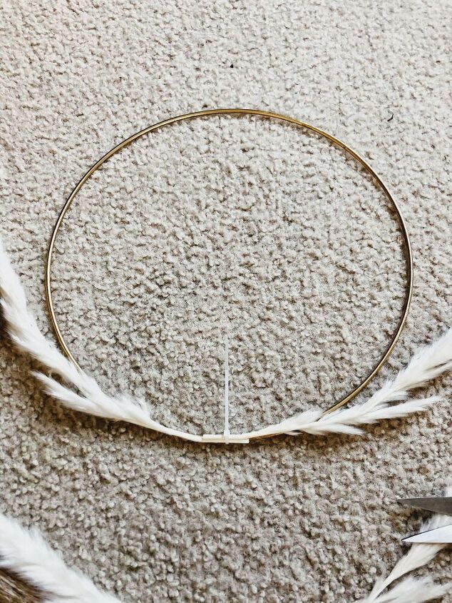 simple dried pampas grass wreath
