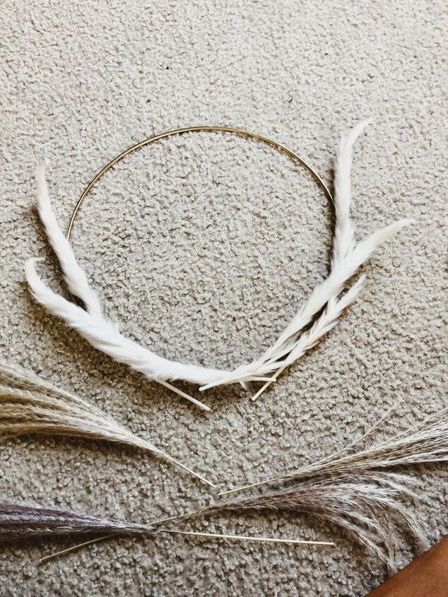 simple dried pampas grass wreath