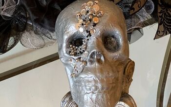How to Glam Up a Plain Plastic Skull