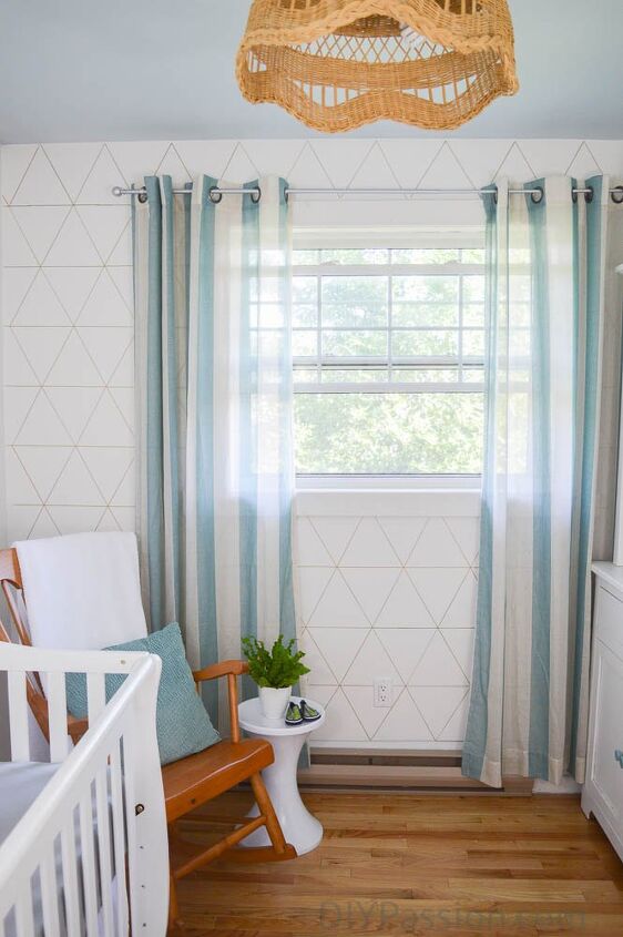 14 dramatic ways to upgrade boring walls, Draw your own geometric pattern wall design