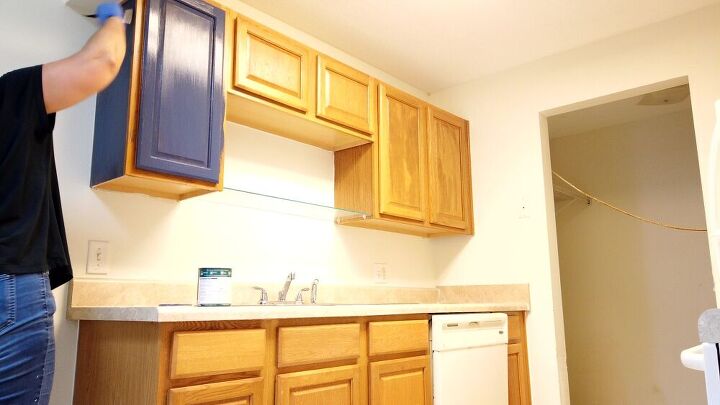 pinte os armrios da cozinha de azul