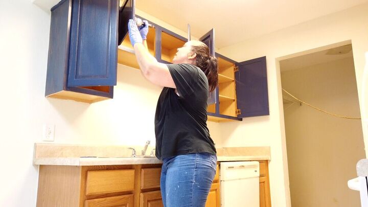 painting kitchen cabinets blue