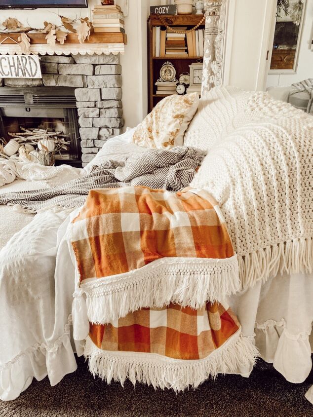 s 20 ways to sprinkle autumn colors throughout your home, Cuddle up with this DIY fall throw blanket