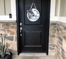 15 spooky Halloween wreaths that are also super chic