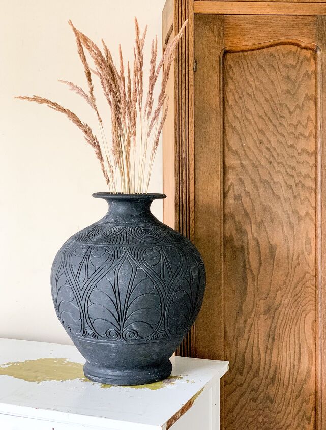 s 10 stunning paint techniques that everyone fell for in 2020, Turn an oversized clay pot into a faux antique statement piece