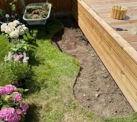 curved flower bed