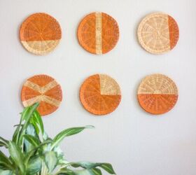 20 ideas geniales para decorar la pared que tambin son muy divertidas de hacer, Portaplatos de papel convertidos en una elegante decoraci n de pared