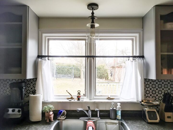 16 tricks that ll save you money on a full kitchen reno, Get that cute caf vibe with cloth napkin kitchen curtains