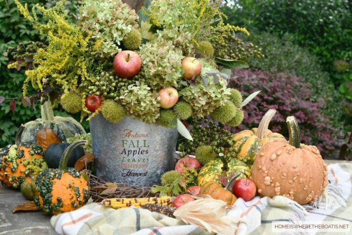 15 maneiras de fazer uma pea central de outono de aparncia cara, Crie um arranjo de colheita de outono forjado