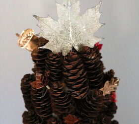 15 beautiful ways to use collected pine cones this season, Construct a decorative tree from miniature pine cones