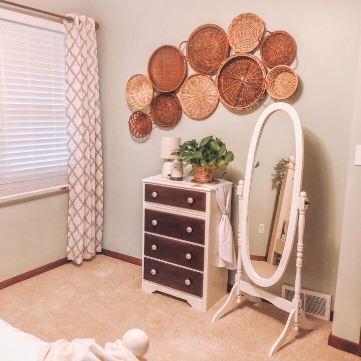 16 creative hacks to turn baskets and buckets into designer decor, Repurpose old baskets into a country style statement wall
