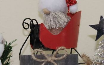 Decoración de Papá Noel y su trineo en bandeja escalonada