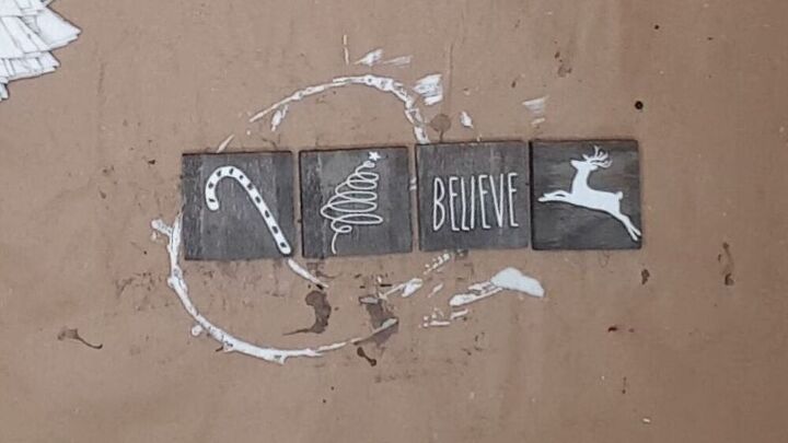 how to make mini tiered tray signs