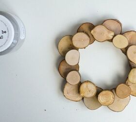 how to make a wood slice wreath