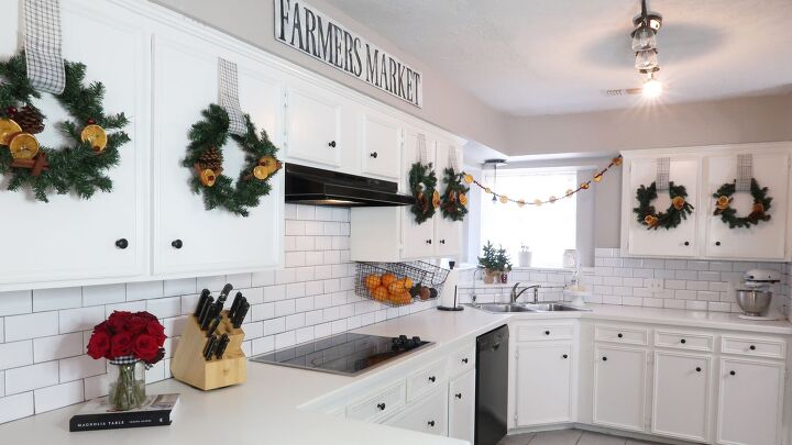 9 increbles ideas para la decoracin prenavidea, C mo decorar los armarios de tu cocina con alegr a navide a