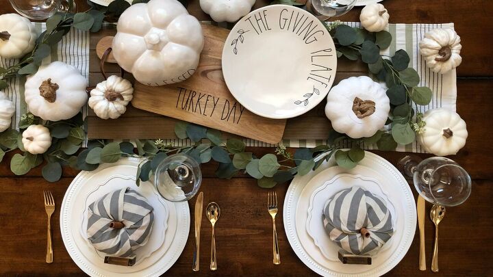 How to decorate chairs for thanksgiving How to decorate chairs for thanksgiving