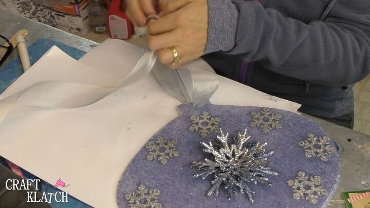 dollar tree ornament makeover 3 frosty snowflake