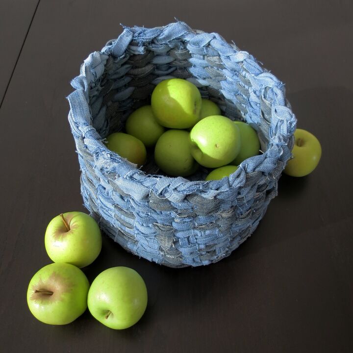 28 genius ways to reuse your old clothing, Weave a whimsical basket from denim ribbons