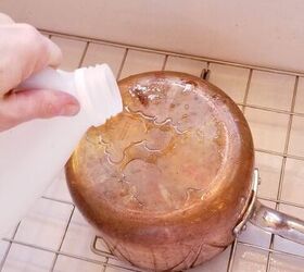 Pour vinegar on your stained pots for this brilliant and easy hack