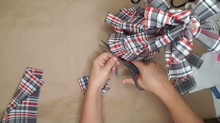 easy christmas diy fabric scrap christmas tree farmhouse christmas